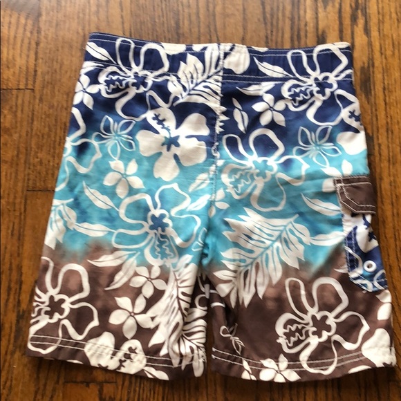 Swim shorts - Picture 2 of 4